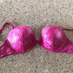 Victoria’s Secret very sexy push-up lace bra